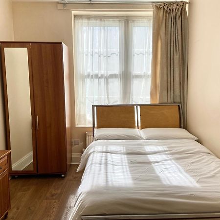 Separate Rooms By The Thames London Exterior foto